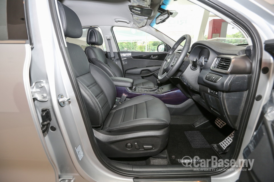 Kia Sorento UM (2016) Interior