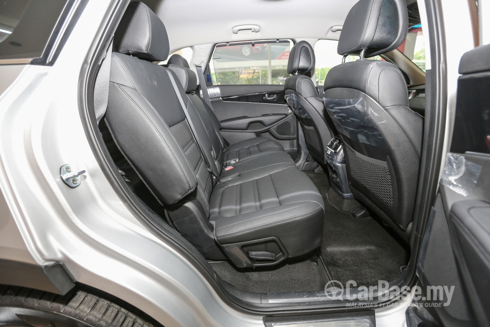 Kia Sorento UM (2016) Interior