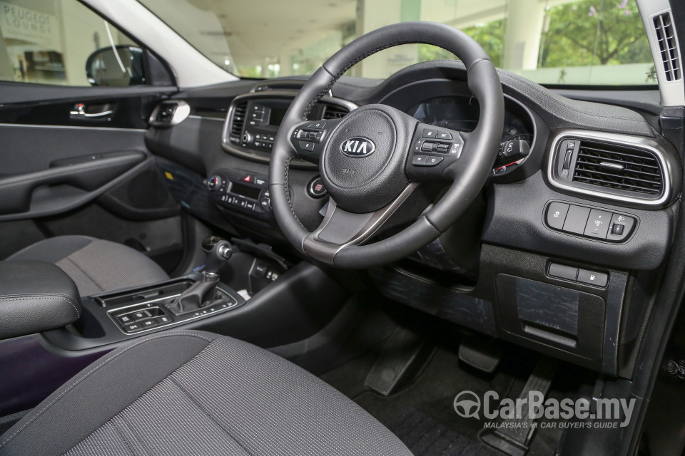 Kia Sorento UM (2016) Interior