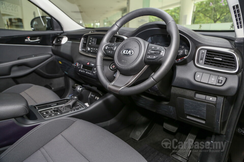 Mitsubishi Outlander RE Facelift (2016) Interior