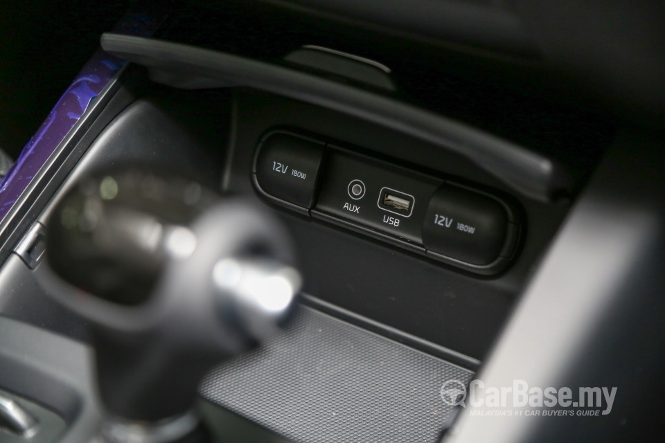 Kia Sorento UM (2016) Interior