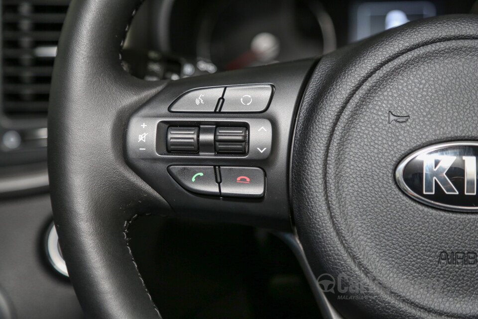 Toyota Fortuner AN160 (2016) Interior