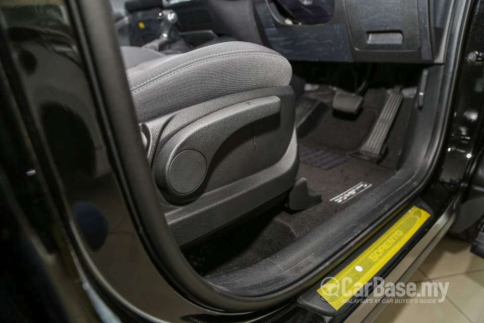 Kia Sorento UM (2016) Interior