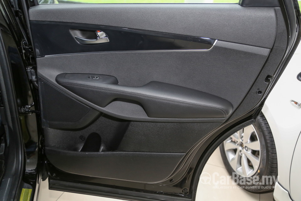 Kia Sorento UM (2016) Interior