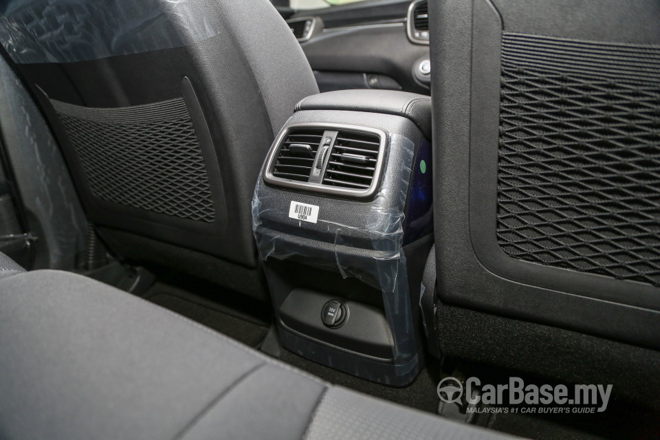 Kia Sorento UM (2016) Interior
