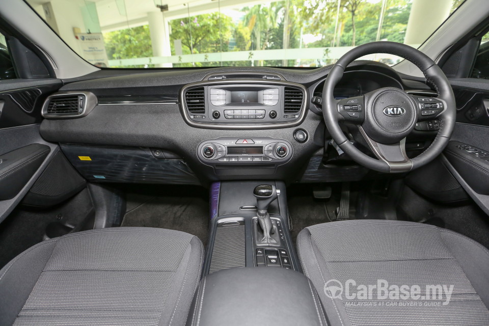 Kia Sorento UM (2016) Interior