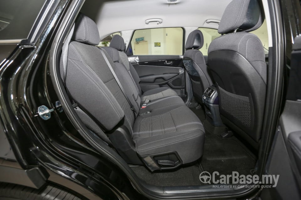 Kia Sorento UM (2016) Interior
