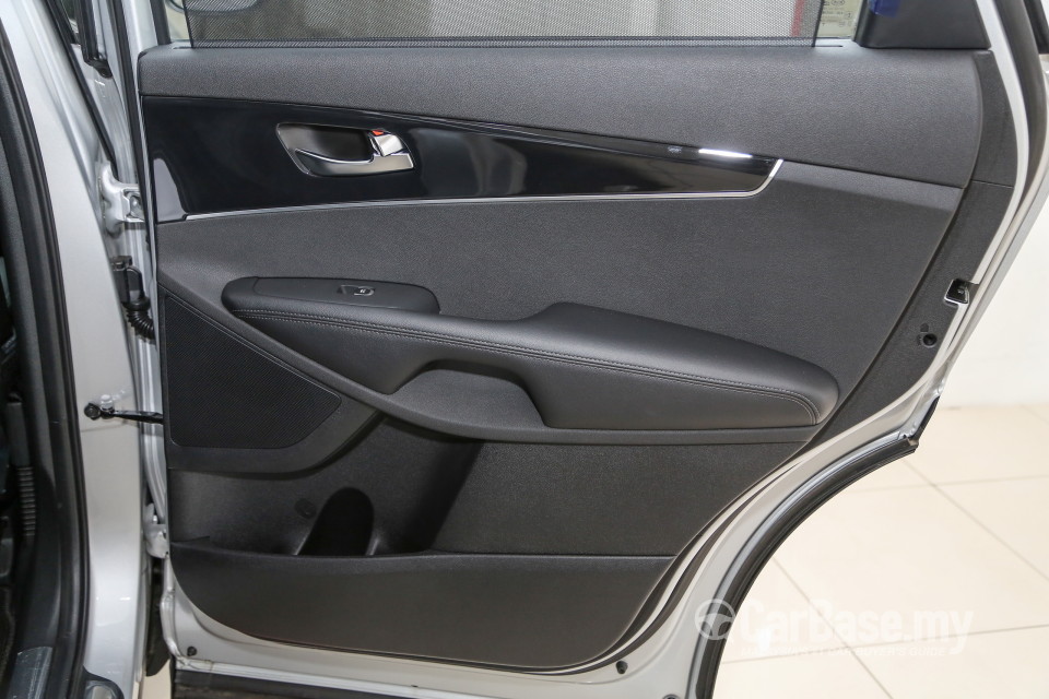 Kia Sorento UM (2016) Interior