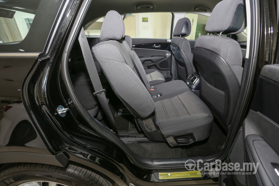 Kia Sorento UM (2016) Interior