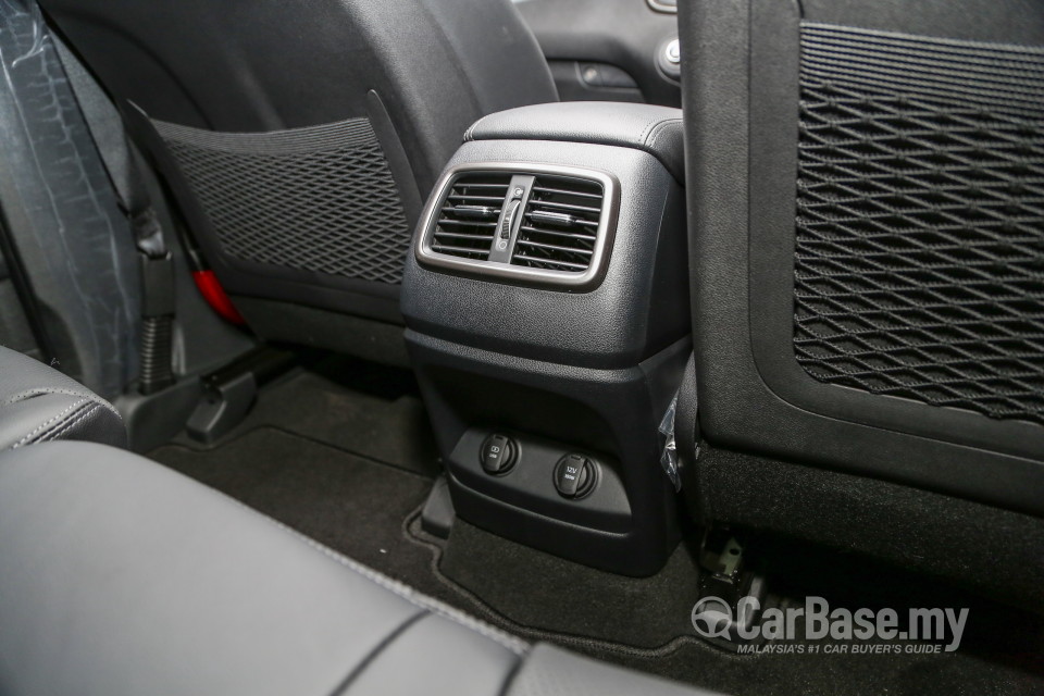 Kia Sorento UM (2016) Interior