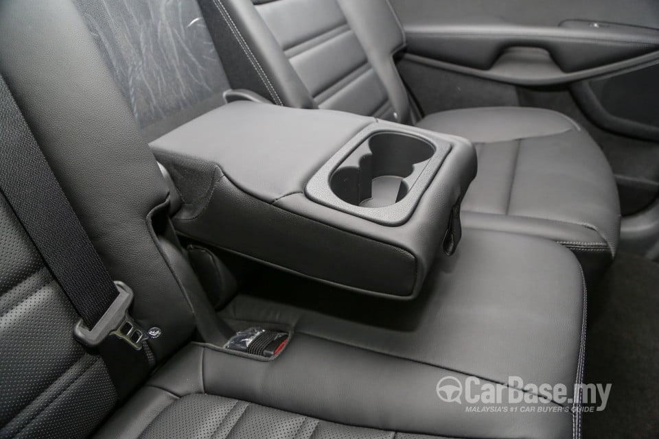 Kia Sorento UM (2016) Interior