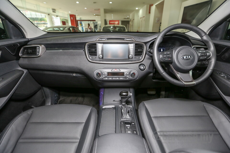 Honda Civic FC (2016) Interior