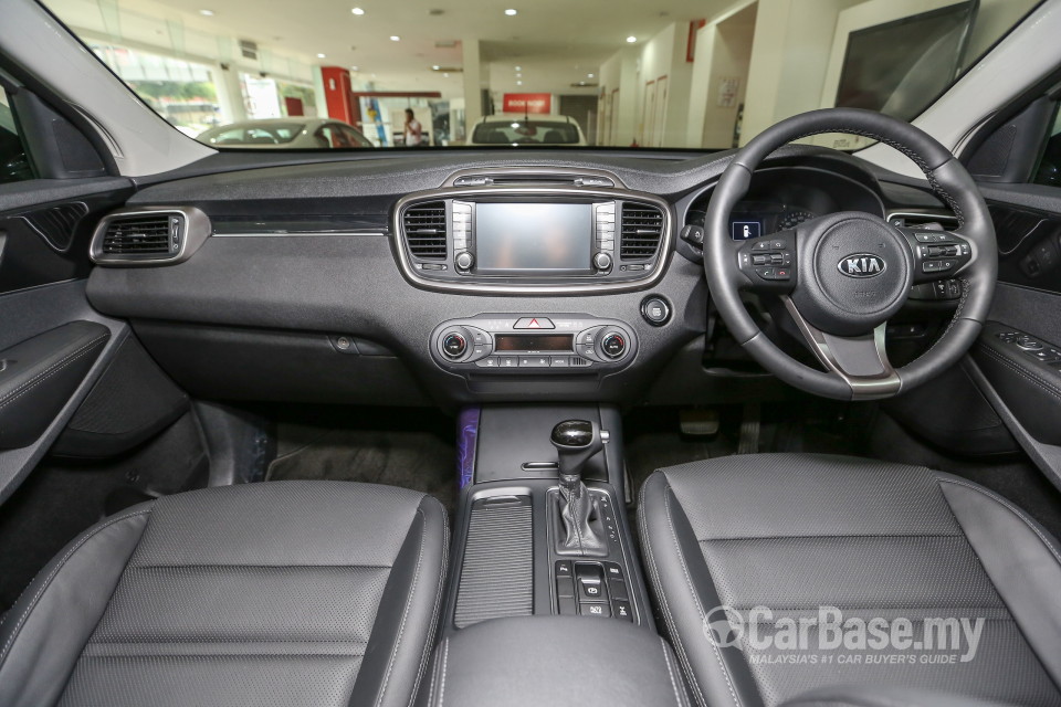 Kia Sorento UM (2016) Interior