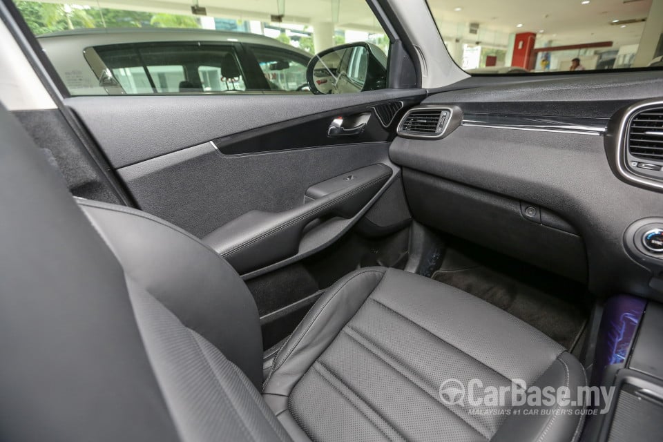 Kia Sorento UM (2016) Interior