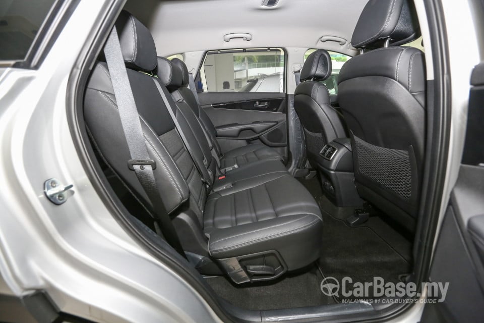 Kia Sorento UM (2016) Interior