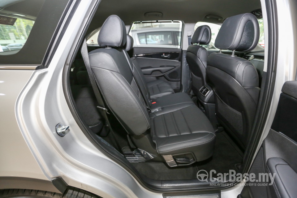 Kia Sorento UM (2016) Interior