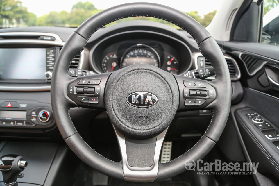 Kia Sorento UM (2016) Interior