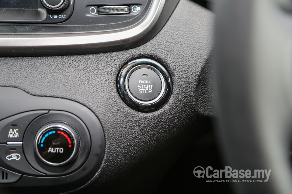 Kia Sorento UM (2016) Interior