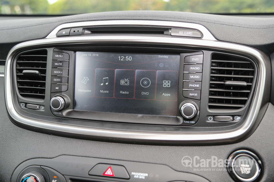 Kia Sorento UM (2016) Interior