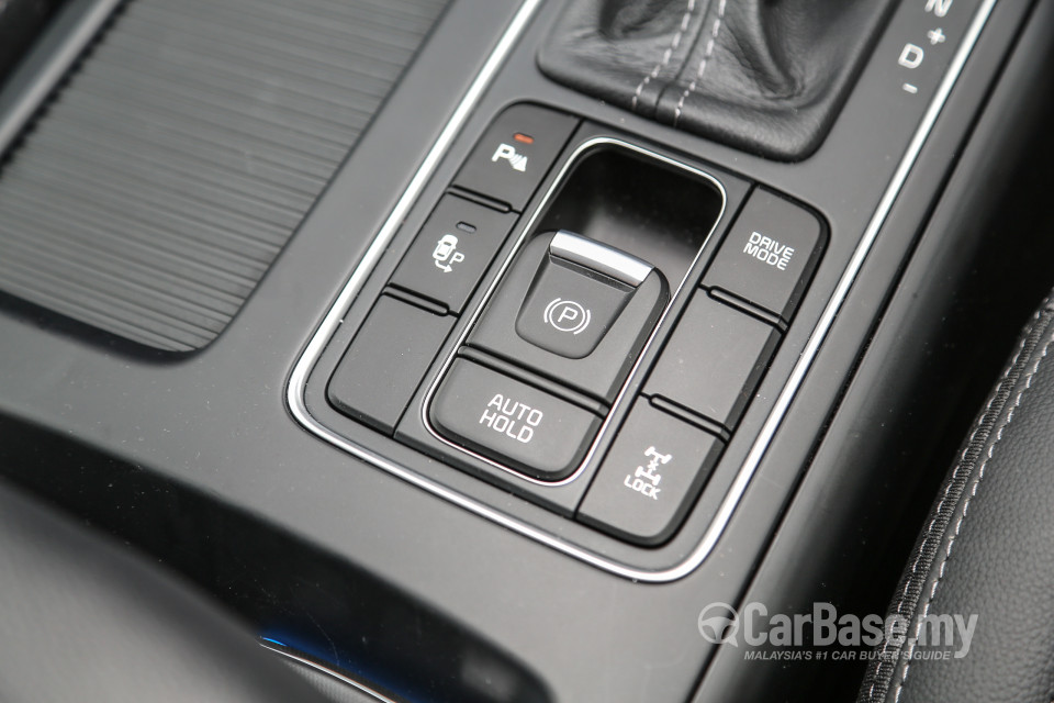 Kia Sorento UM (2016) Interior