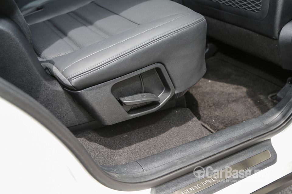 Kia Sorento UM (2016) Interior