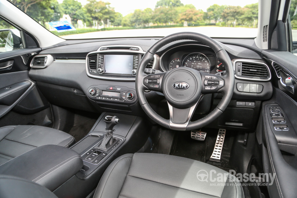 Kia Sorento UM (2016) Interior