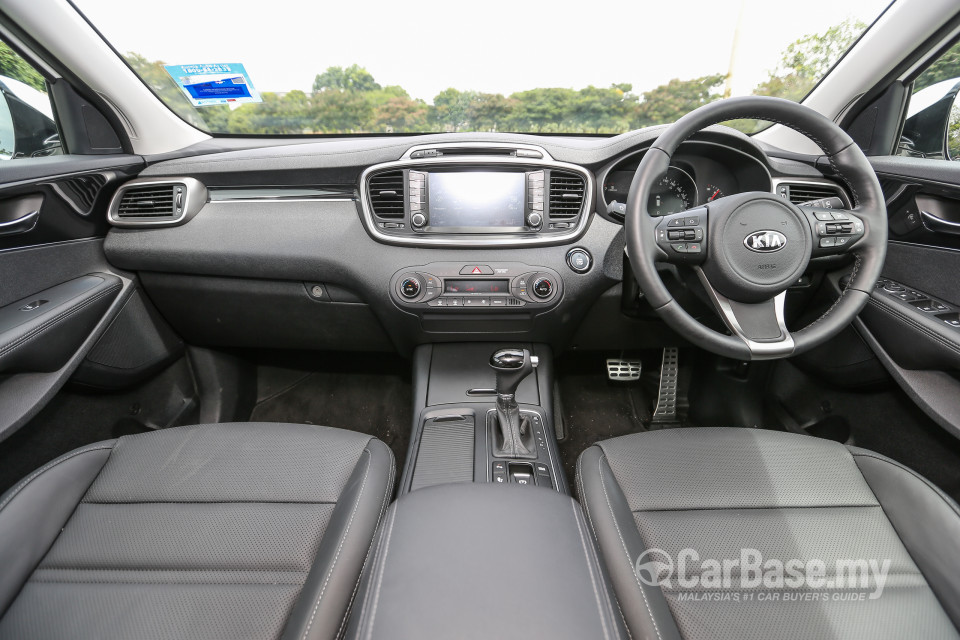 Kia Sorento UM (2016) Interior