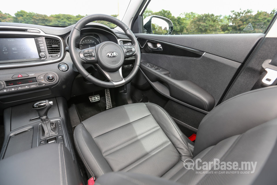 Kia Sorento UM (2016) Interior