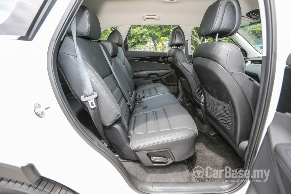 Kia Sorento UM (2016) Interior