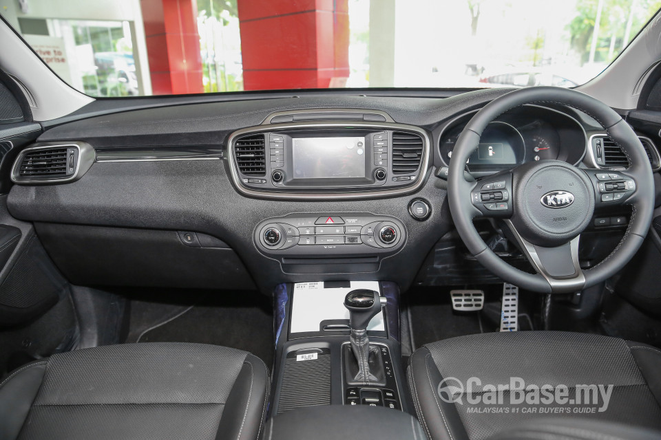 Kia Sorento UM (2016) Interior