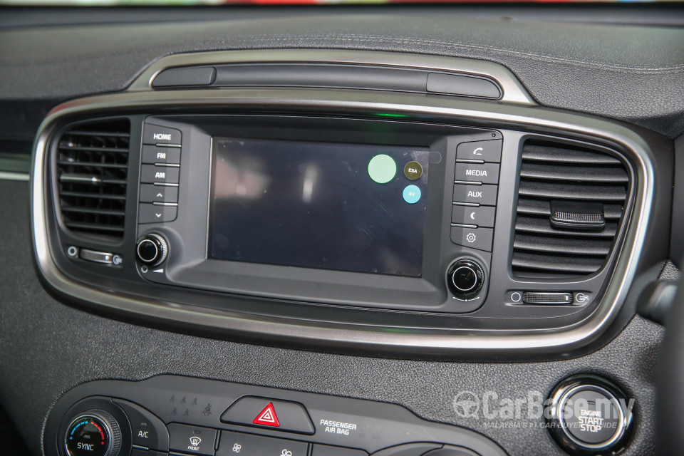 Kia Sorento UM (2016) Interior
