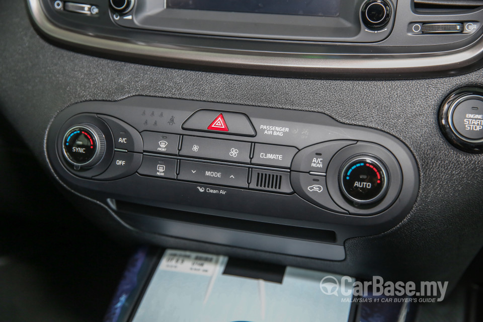 Kia Sorento UM (2016) Interior