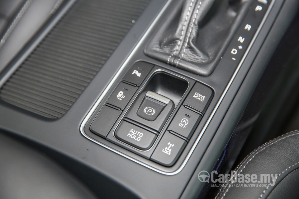 Kia Sorento UM (2016) Interior