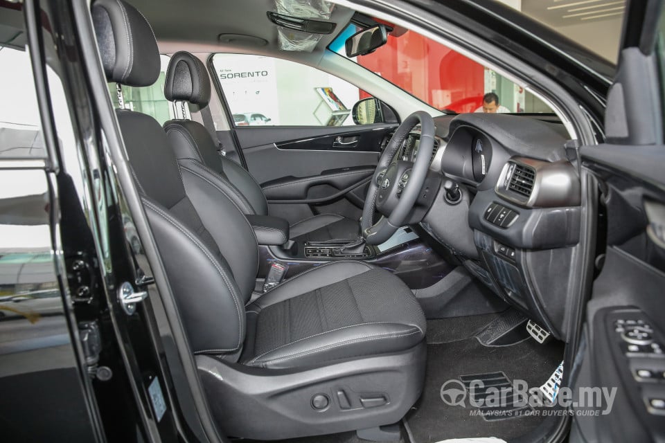 Kia Sorento UM (2016) Interior