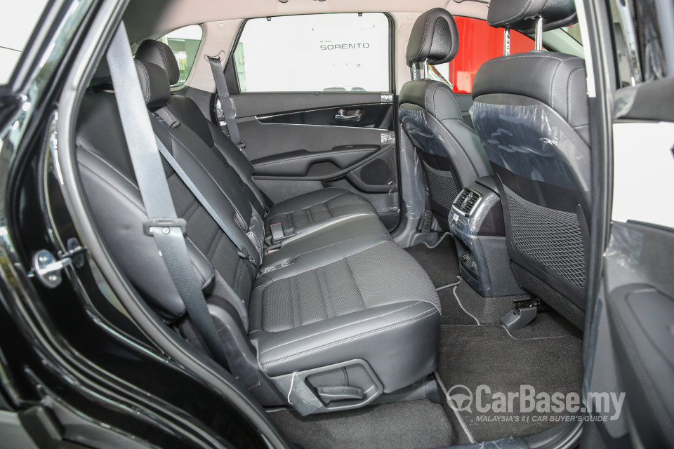 Kia Sorento UM (2016) Interior