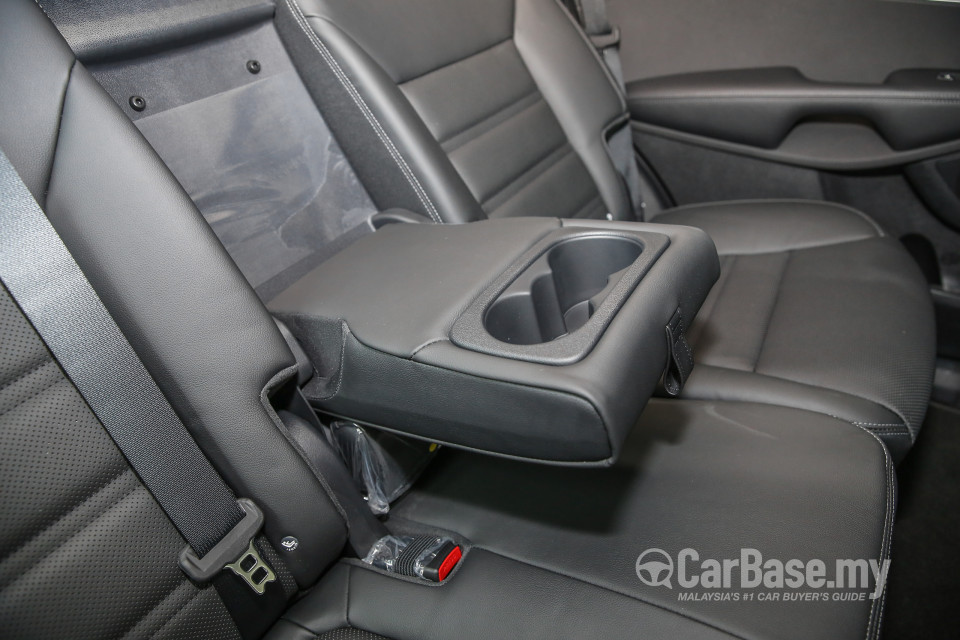 Kia Sorento UM (2016) Interior