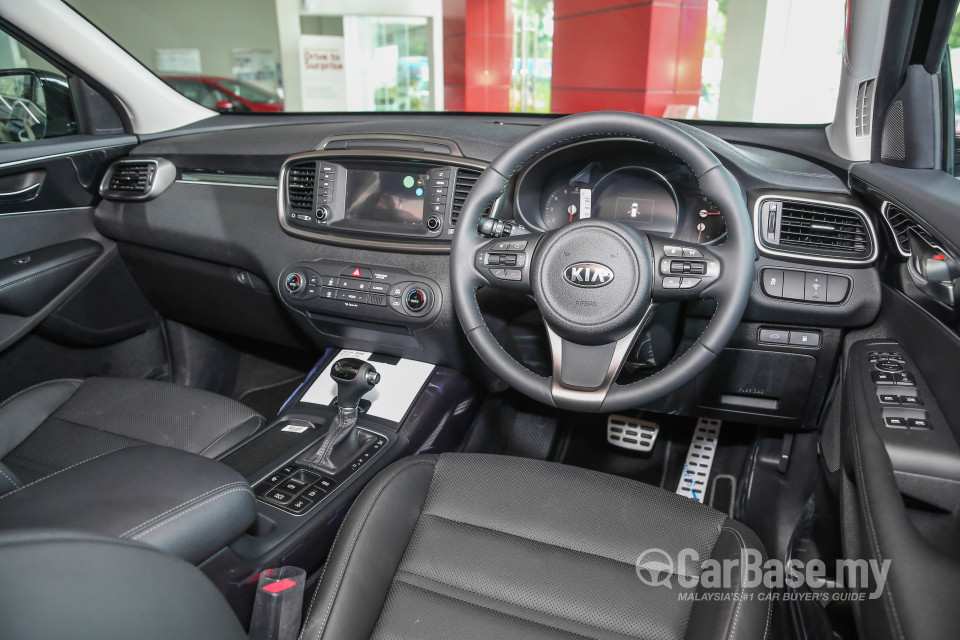 Kia Sorento UM (2016) Interior