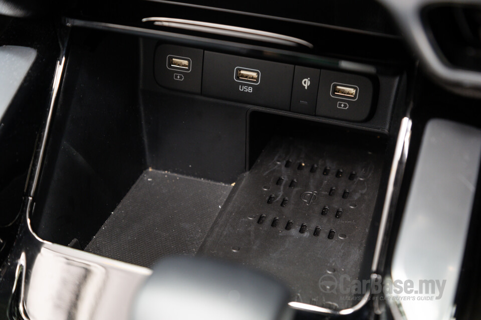 Kia Sorento MQ4 (2023) Interior