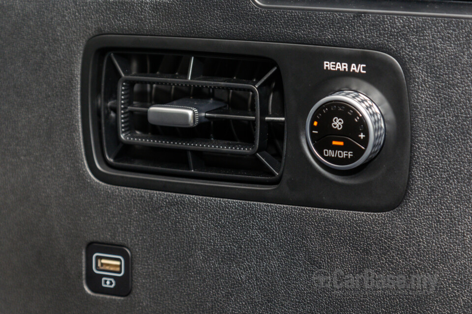Kia Sorento MQ4 (2023) Interior