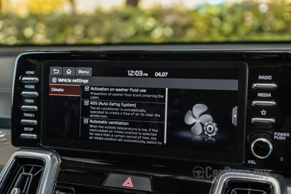 Kia Sorento MQ4 (2023) Interior
