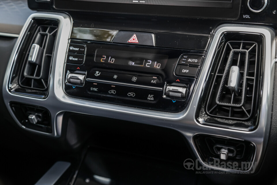 Kia Sorento MQ4 (2023) Interior