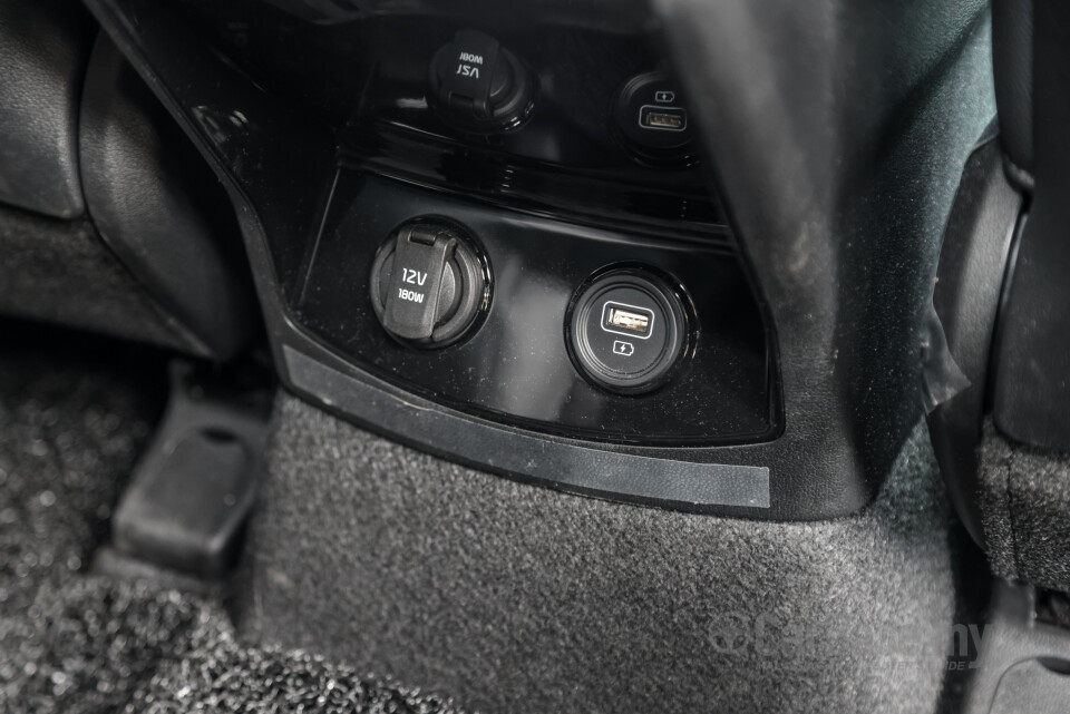 Kia Sorento MQ4 (2023) Interior
