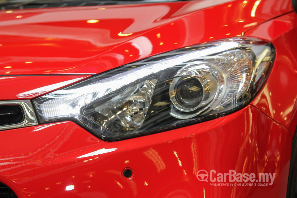 Kia Cerato Koup YD (2015) Exterior