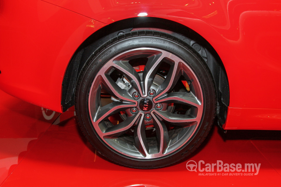 Kia Cerato Koup YD (2015) Exterior