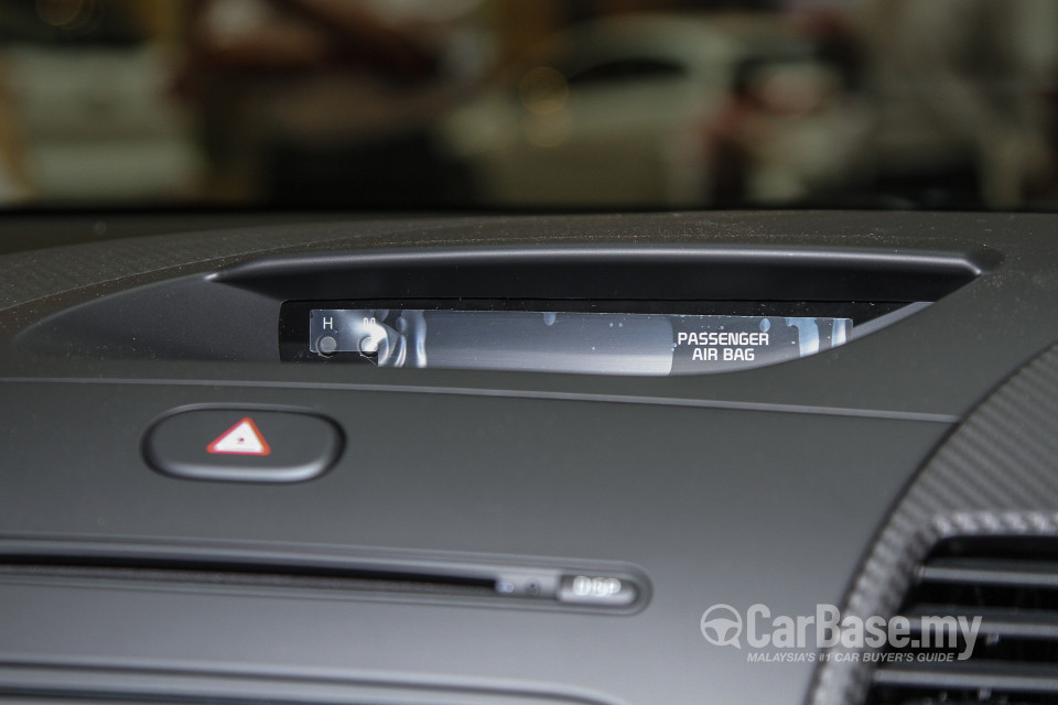 Kia Cerato Koup YD (2015) Interior