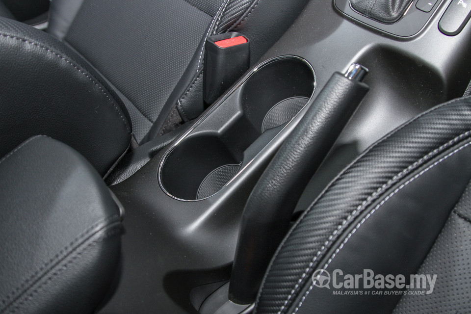 Kia Cerato Koup YD (2015) Interior