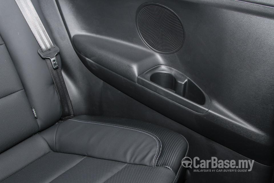 Kia Cerato Koup YD (2015) Interior