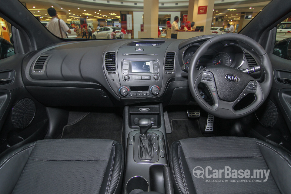 Kia Cerato Koup YD (2015) Interior