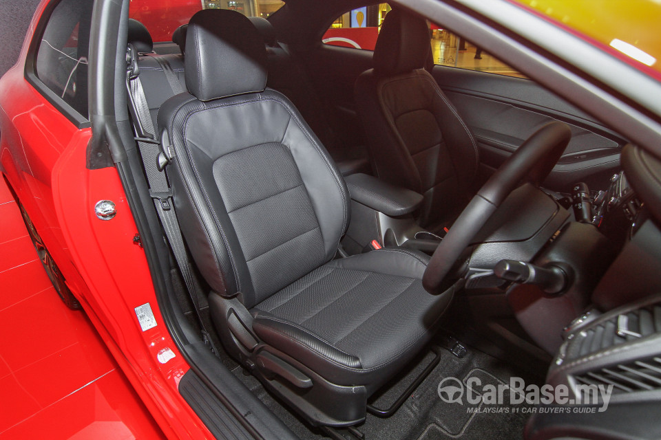 Kia Cerato Koup YD (2015) Interior