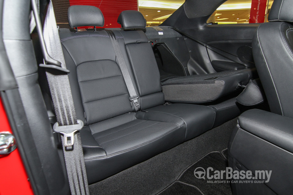 Kia Cerato Koup YD (2015) Interior